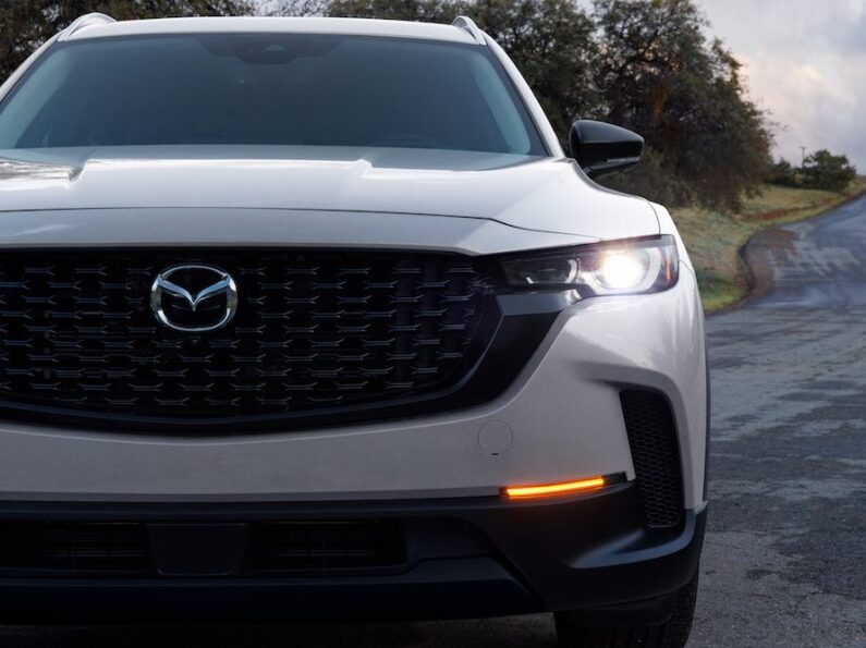 ¿Buscas un híbrido premium? El Mazda CX‑50 Hybrid 2026 podría ser tu próximo SUV